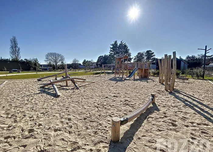 Шале De Standing Pour 4 Pers., Piscine Couverte Et Chauffee, A Deux Pas De La Plage, Wi-fi Gratuit - Fr-1-361-515 *